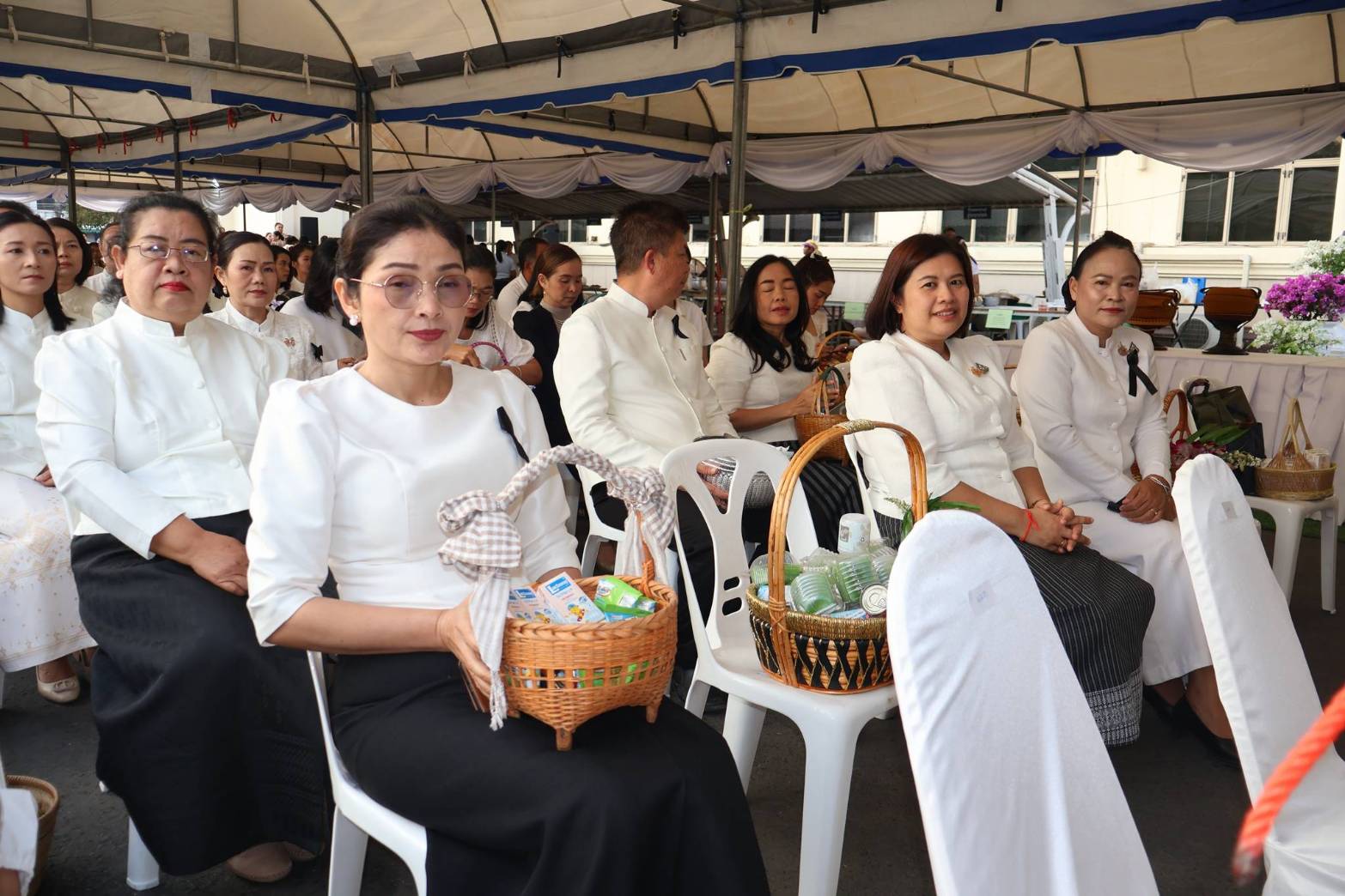 title - ส.ป.ก.ยโสธร ร่วมพิธีทำบุญตักบาตร  ณ ศาลากลางจังหวัดยโสธร เนื่องในโอกาสวันขึ้นปีใหม่ 2569 และกิจกรรมโครงการผู้ว่าฯ พาเติมบุญ หนุนนำวิถีพุทธ